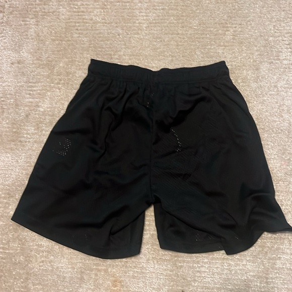 Eric Emanuel Black White Shorts - Picture 2 of 7